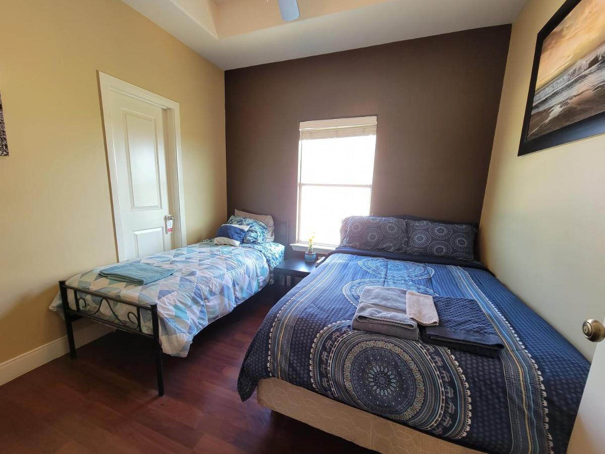 Modern, Private, Smart 4 Bedroom Condo In Desirable Location In Mcallen With Pool! Exterior photo