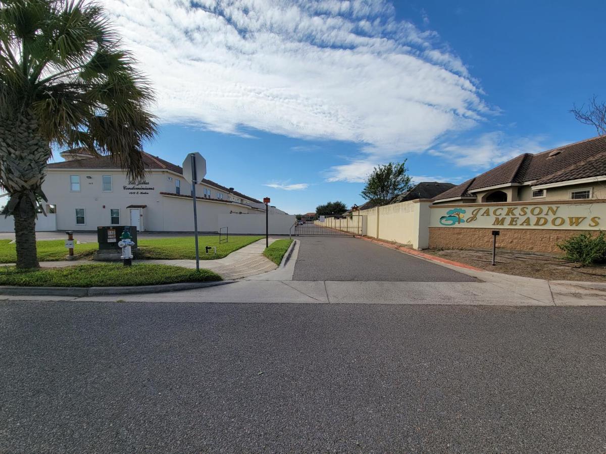 Modern, Private, Smart 4 Bedroom Condo In Desirable Location In Mcallen With Pool! Exterior photo